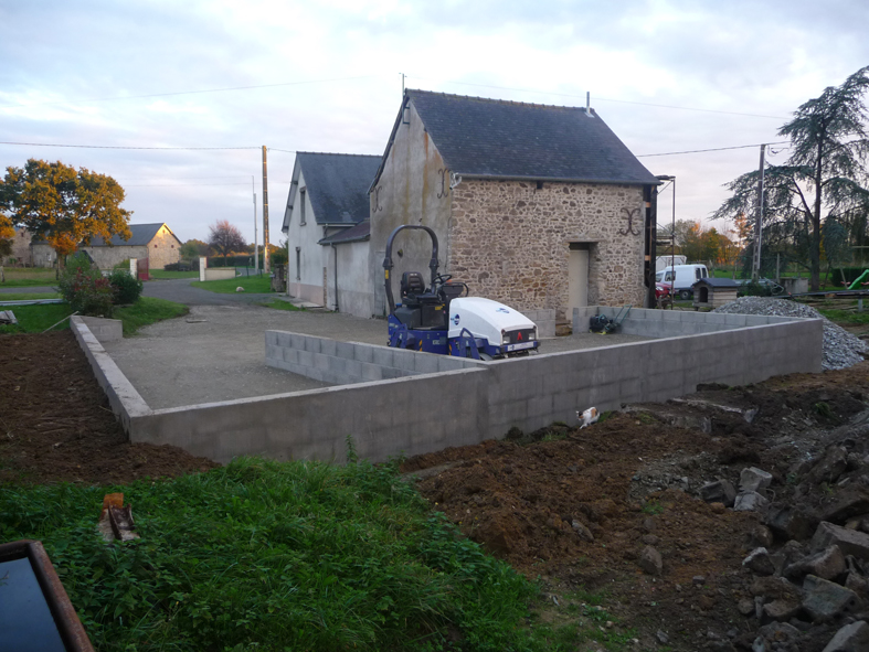 2014-12-architecte-maison-martigne-chantier-garage-01