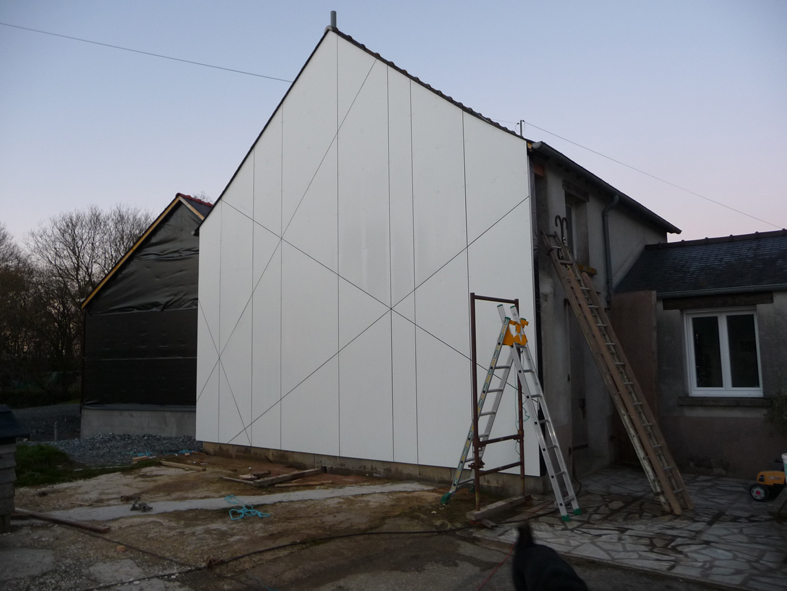 2015-02-architecte-maison-martigne-chantier-bardage-02