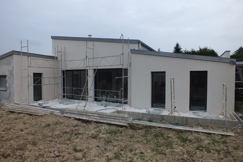 2015-06-architecte-maison-vern-sur-seiche-chantier-facade-01