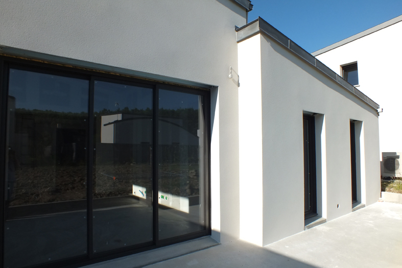 2015-06-architecte-maison-vern-sur-seiche-chantier-facade-05
